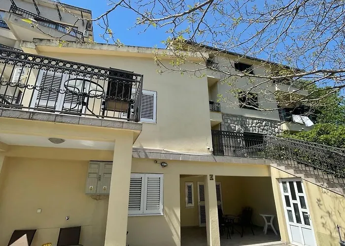 Hostel Budva